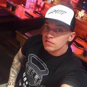 Meet your Posher, Larry